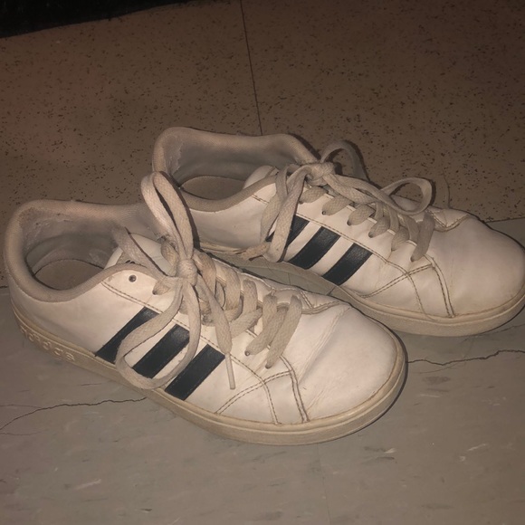 Size 7 Adidas Sneakers - Picture 1 of 4
